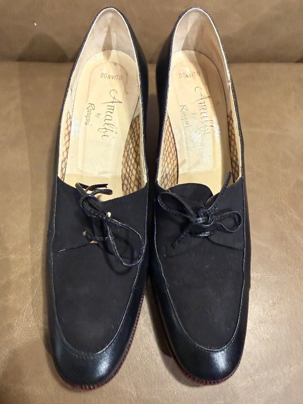 Amalfi by Rangoni Italy Black Leather Kitten Heel Pumps 7.5A Vintage Chic